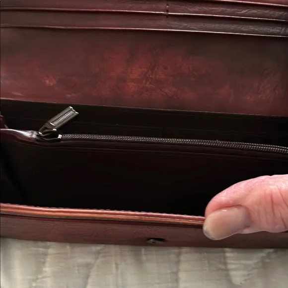 Brown Dragonfly Clutch - Picture 4 of 5